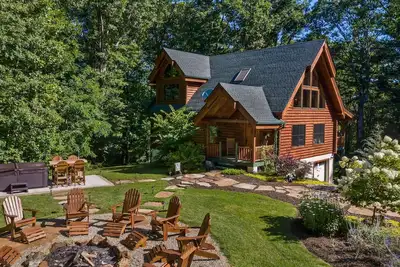 Image de Large Cozy Cabin in Asheville Area Mountains
