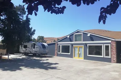 Image de Peaceful Retreat in modern camper w/Panoramic View