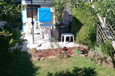 Image de Maison de pêcheur individuelle au bord de l'eau