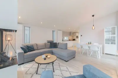 Image de Appartement dans une maison de vacances avec Wifi, climatisation, Tv, terrasse, vue panoramique