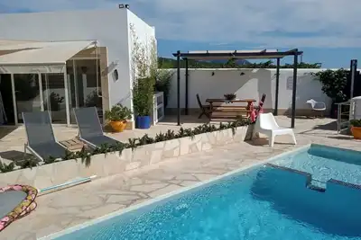 Image de Maison de charme de style Ibicenco indépendante, au milieu des vignes