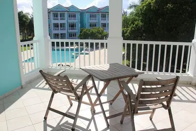Image de Luxury oceanfront resort with pool, gym, basket\/tennis courts, on sandy beach!