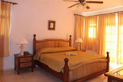 Image de 2bd luxury apt in beachfront gated resort, ground floor, perfect for seniors