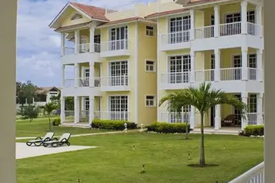 Image de 3bd guest-friendly beachfront resort with pool, waterpark, gym and tennis\/basket