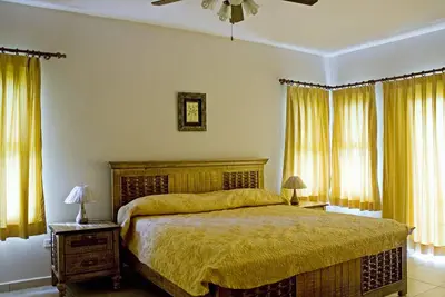 Image de Ground floor apt in beachfront resort, pool\/restaurant\/spa\/bar and much more!