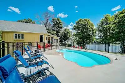 Image de The Westbello - Premium Waterfront Vacation Home with Inground Pool and Hot tub
