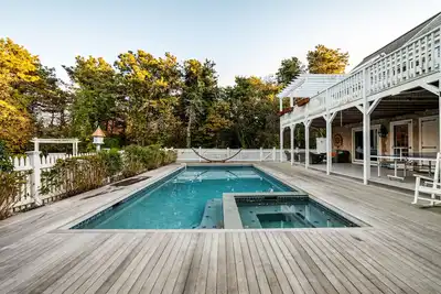 Image de Katama Family Compound With Pool + Game Room, 1 block off the bike path