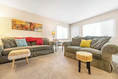 Image de Value for Long Stays, Walk to Med Center, Downtown