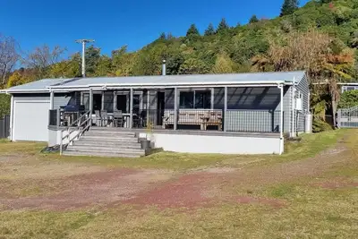 Image de The Lake House - Taupo Holiday Home