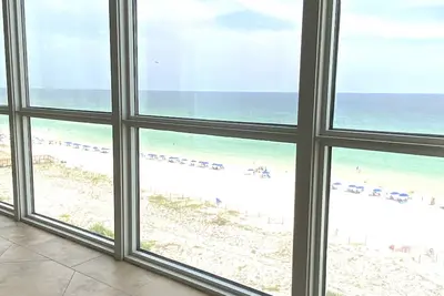 Image de Beachfront! Sleep Number Mattress! Quietest Beach In Destin With Chairs!