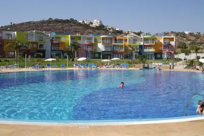 Image de Luxury 2-bed apartment with huge pool - Orada resort