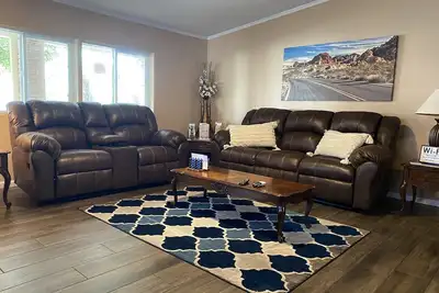 Image de 3-Bed 2 Bath Cozy Foothills Vacation Home