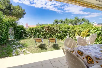 Image de Appartement avec jardin privé et piscine 1km plage
