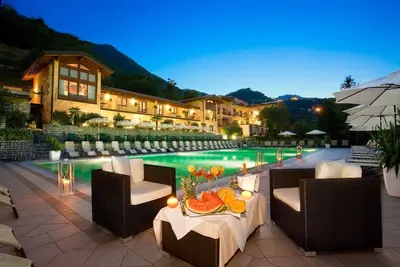 Image de Residence delle Rose 2 surrounded by greenery and Relaxation