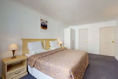 Image de Luxury Serviced Apartment, Reception, Two Bathrooms plus Large Living Room and K