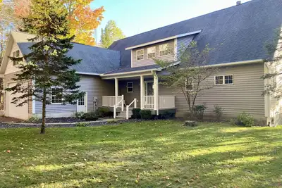 Image de All Seasons Home On Cedar River Overlooking Schuss Mountain