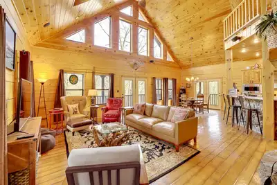 Image de Spacious & Secluded Cabin: 25 Mi to Bentonville!