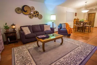 Image de Sonoran Sanctuary w/ Garage, Wfh Setup by I-10 & Downtown