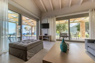 Image de Villa de luxe Zante | Villa Artina | Bar de la piscine | Aire de jeux pour enfants | Vue sur la mer