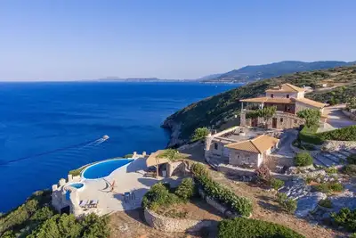 Image de Villa extravagante Zante | Villa Deep Blue | Superbes vues sur la mer | 4 chambres | Agios Nikolaos