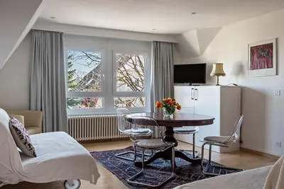 Image de Appartement de vacances convivial \"Alpenrose\" près de la vieille ville avec balcon et jardin