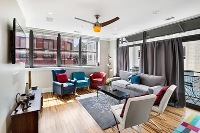 Downtown Condo w/ Balcony, Prime Location by Lucky Savannah