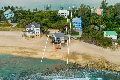 Image de Bathtub Beach Retreat: 8br/4ba Ocean-to-River Beach House w/Elevator. Discounts!