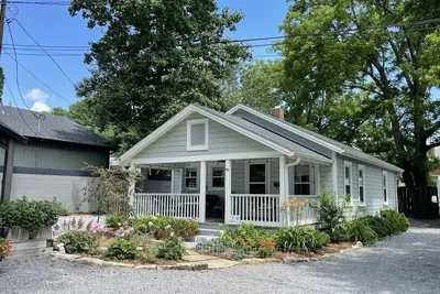 Image de Sweet Caroline Downtown - Steps To Main Street!