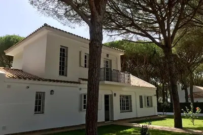 Villa with pool in luxury urbanization