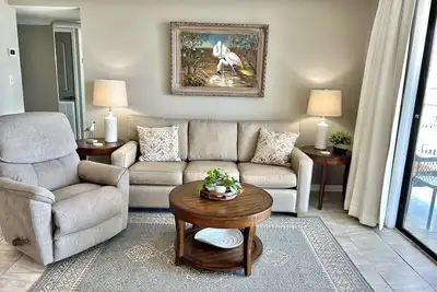 Image de 507 \"A\" Relaxing Bliss! June 1-5 Open! Book Soon!
