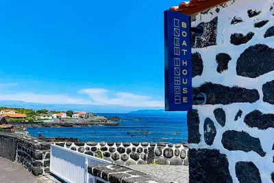 Image de The Boathouse: An Oceanfront Cottage