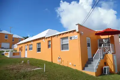 Image de PalmSprings Accommodations - 2 Bedroom Apt. , Near Horseshoe Bay