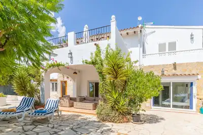 Image de Villa Casa Verde, Sun-drenched and Private Pool close to beach