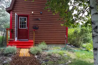 Image de Quiet cabin located in Nw Montana, minutes from town with easy access.
