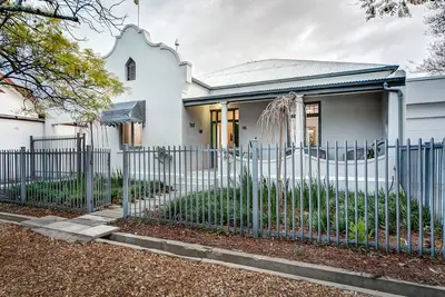 Image de 16 White House - Country live at its best in Robertson only 160 km from Cape Town.