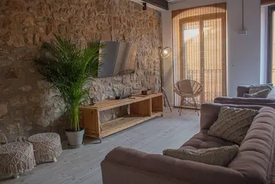 Image de The House of the Miracle. Floor 2; 4 bedrooms.