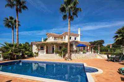 Image de Villa Ouest | Villa Prestige 3 Chambres | Vues lointaines sur la mer | Parfait pour les familles