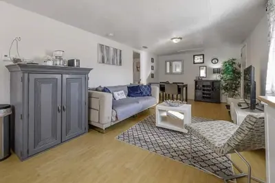 Image de 2br Cottage In Heart of Tampa's Trendy Urban Core