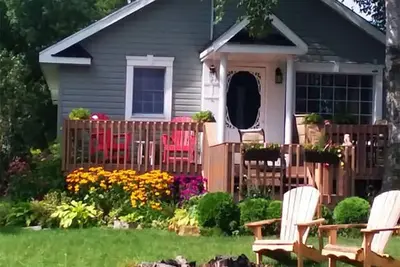 Image de Cute and relaxing cottage on the lake