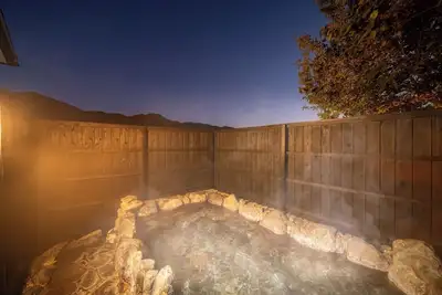 Image de Toki Huge Outdoor Hot spring2 story house / Yufu Ōita