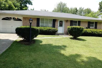 Image de Cozy & charming ranch style home in cul-de-sac.
