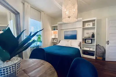 Image de Walkable/Beautiful Historic Bungalow in Heart of Plaza Midwood 3 mi. from Uptown