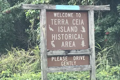 Image de Serene Island Cottage Waterfront Haven-pet friendly.