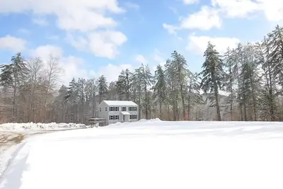 Image de Family & dog friendly house w/ deck & game room. Minutes to town, Okemo & lakes