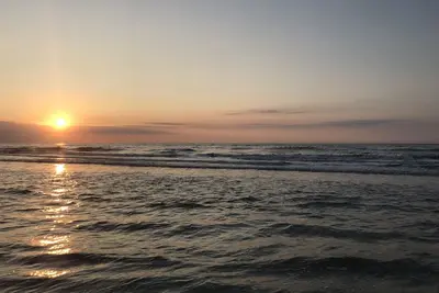 Image de Water views, steps to the beach, brand new construction