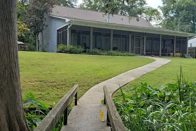 Image de Darby's Lakehouse Retreat