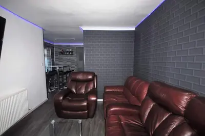 Image de Family Holiday Home With Hot Tub & Sauna Sleeps 8