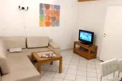 Image de Duplex Apartment in Historic City Center  three bedrooms  metro