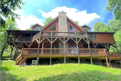 Image de Log Lodge, Breathtaking Views, Hot Tub, Fire Pit, Wifi