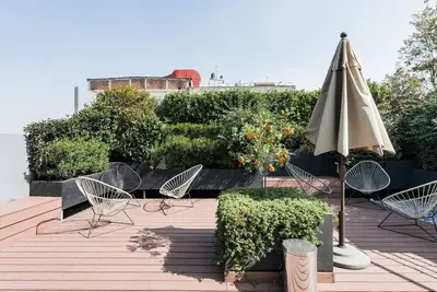 Image de Soak up the City Vibe at a Chic Loft in a Historic Building D11